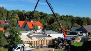 Kran der Thaller Kran GmbH Transport - Erdbau & Kranverleih