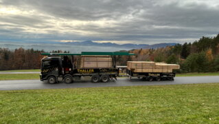 Kran der Thaller Kran GmbH Transport - Erdbau & Kranverleih