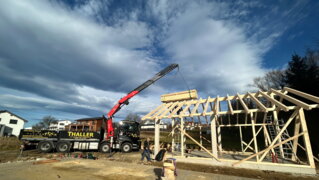 Kran der Thaller Kran GmbH Transport - Erdbau & Kranverleih